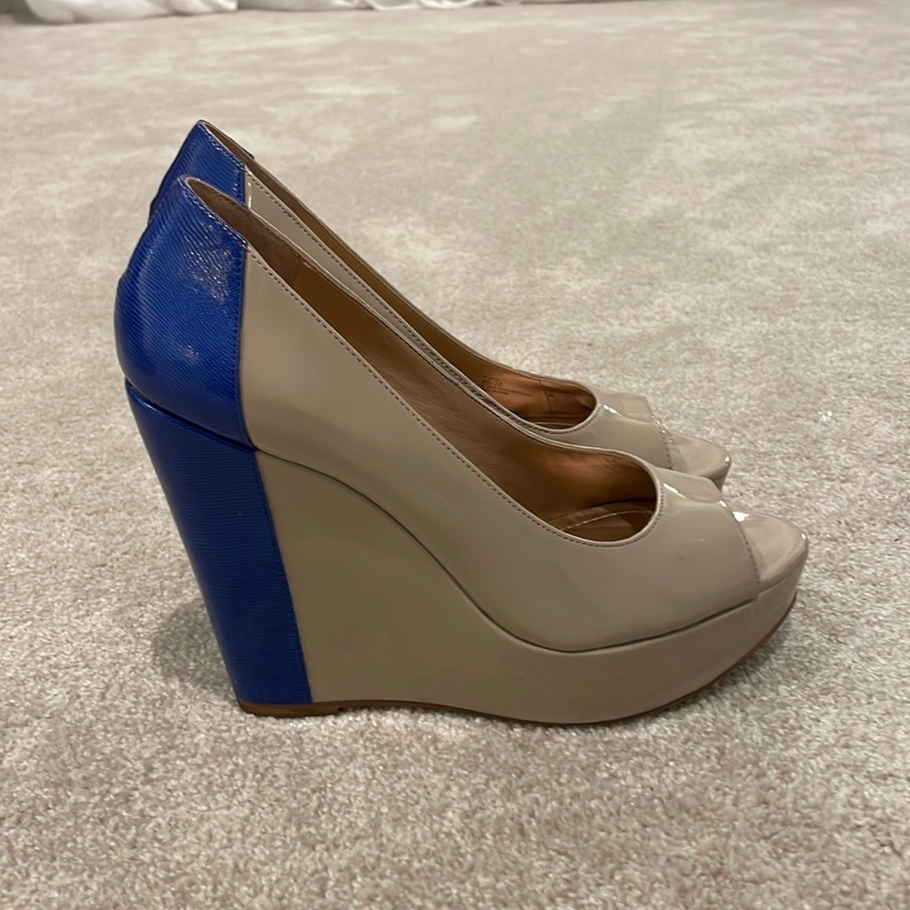 BCBG Generation- Tan/Blue Wedge